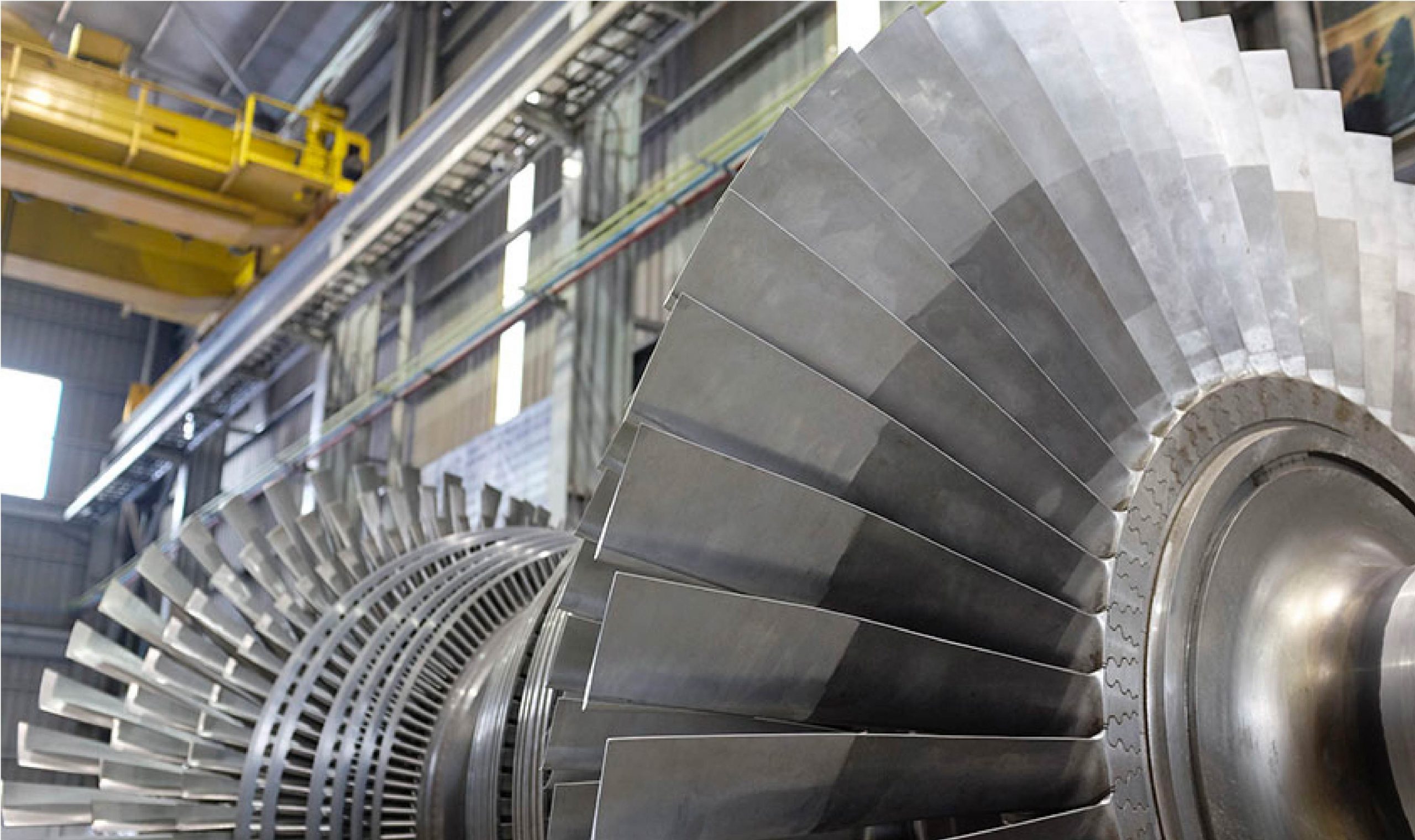 Une turbine industrielle dans une usine, avec assistance technique de Mecadam Assistance.